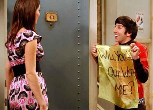  ¿Recuerdas a Howard tratando de pedirle a Missy, la gemela de Sheldon, una cita?