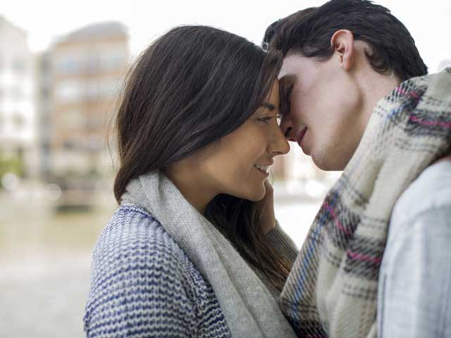 5 ways to spice up your love life through the busy weekdays