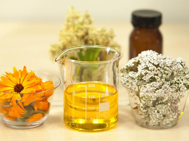 5 Ways Essential Oils Can Be Used on Face
